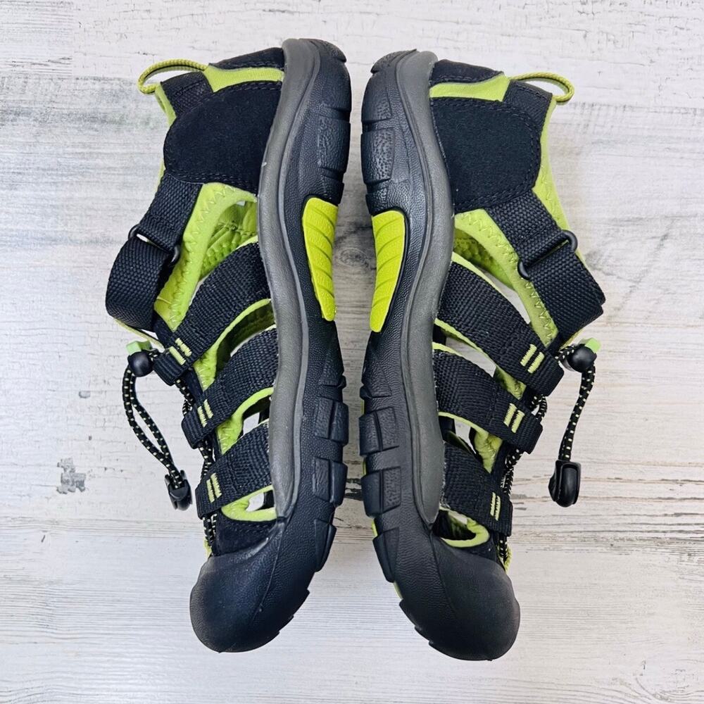 KEEN Newport H2 Sandals Kids Size 4 Black Green Waterproof Hiking Sport Outdoor - Picture 2 of 15